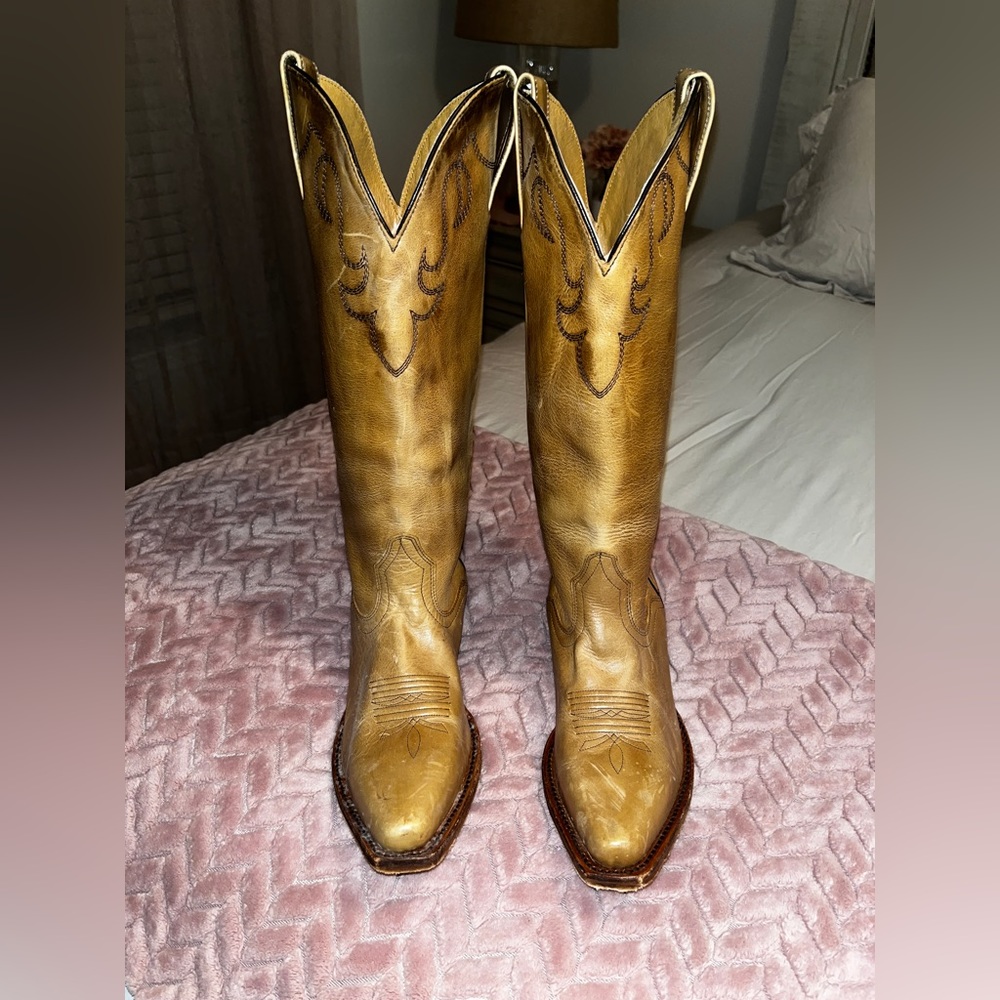 8.5 Sterling River Boots!
